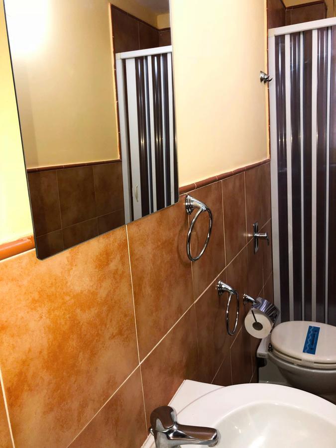 Dreibettzimmer mit eigenem externen Bad