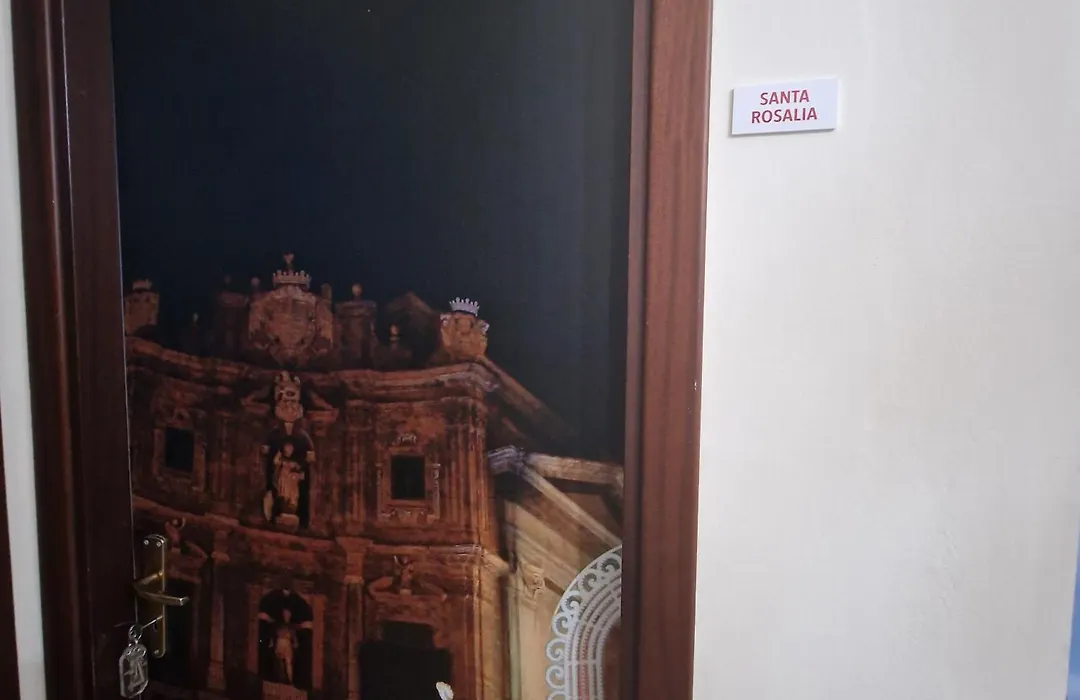 Arco Di Trionfo Palermo Bed & Breakfast-1